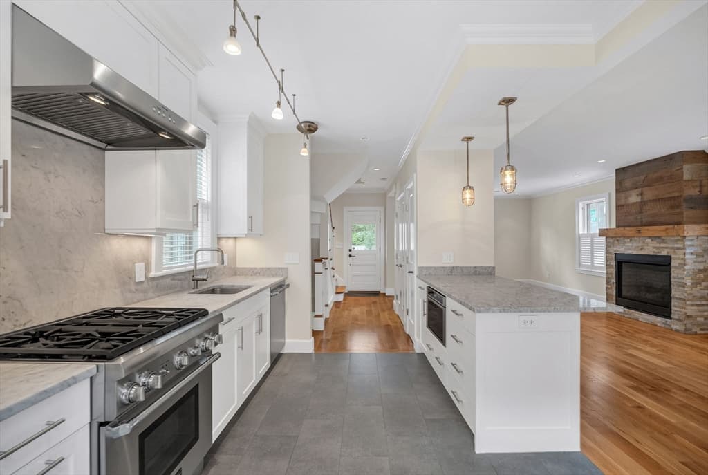 2 Kenway St, Cambridge MA 02138