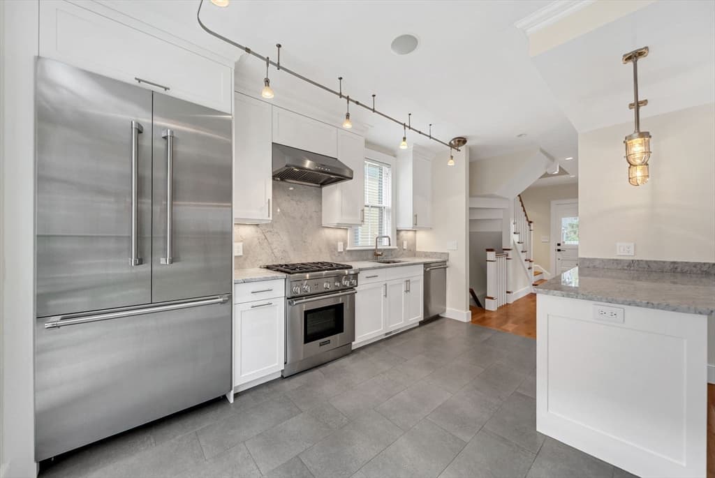 2 Kenway St, Cambridge MA 02138 photo 11