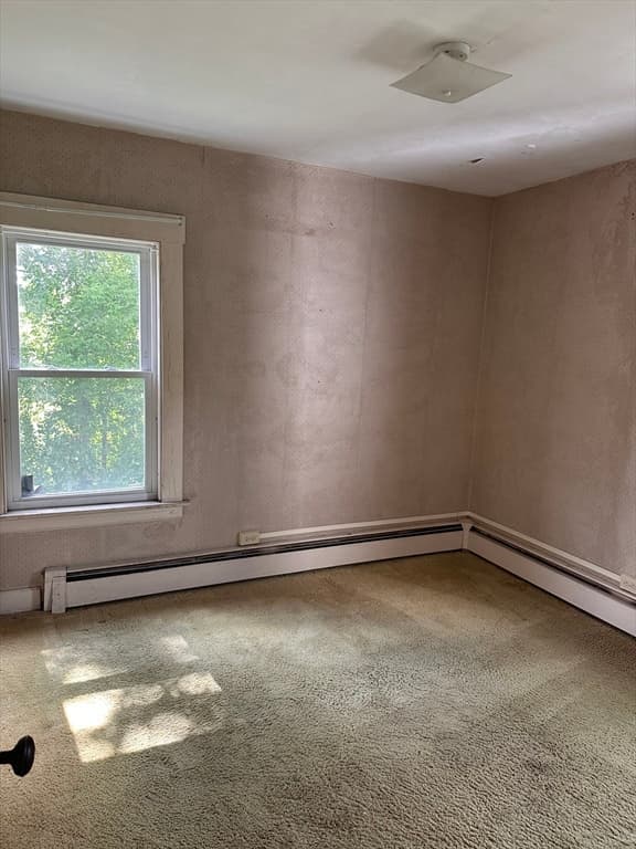 3 Family at 353 Chestnut St, Gardner MA 01440, Gardner, photo 13 of 39