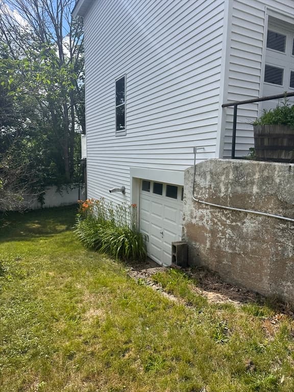 3 Family at 353 Chestnut St, Gardner MA 01440, Gardner, photo 3 of 39