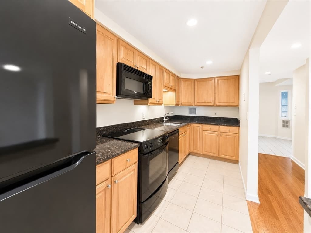 200 Market St # 204, Lowell MA 01852 photo 4