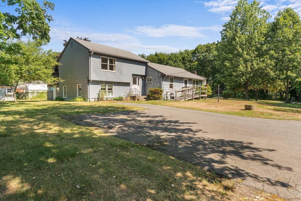 Single Family Residence at 48 Westbrook Dr, Seekonk MA 02771, Seekonk, photo 2 of 33