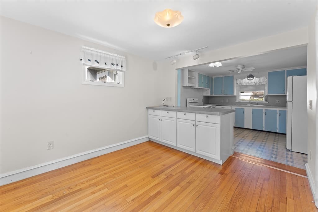 Single Family Residence at 48 Westbrook Dr, Seekonk MA 02771, Seekonk, photo 17 of 33