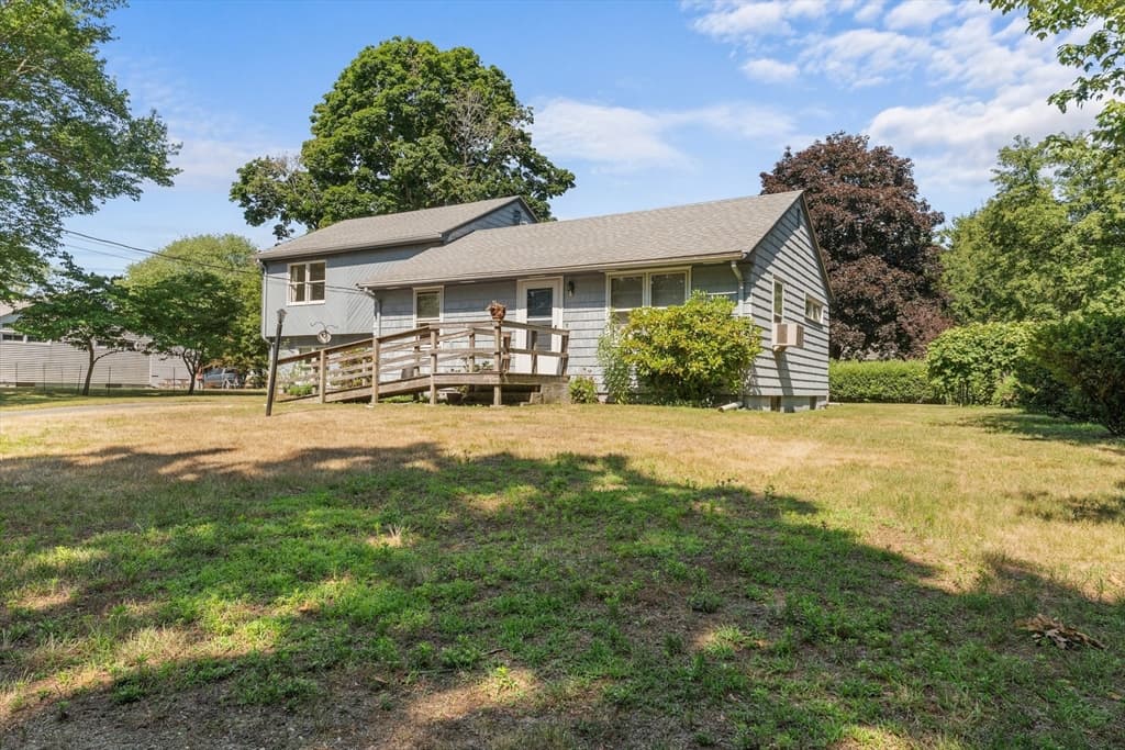 Single Family Residence at 48 Westbrook Dr, Seekonk MA 02771, Seekonk, photo 3 of 33