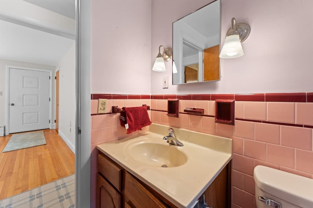 Single Family Residence at 48 Westbrook Dr, Seekonk MA 02771, Seekonk, photo 24 of 33