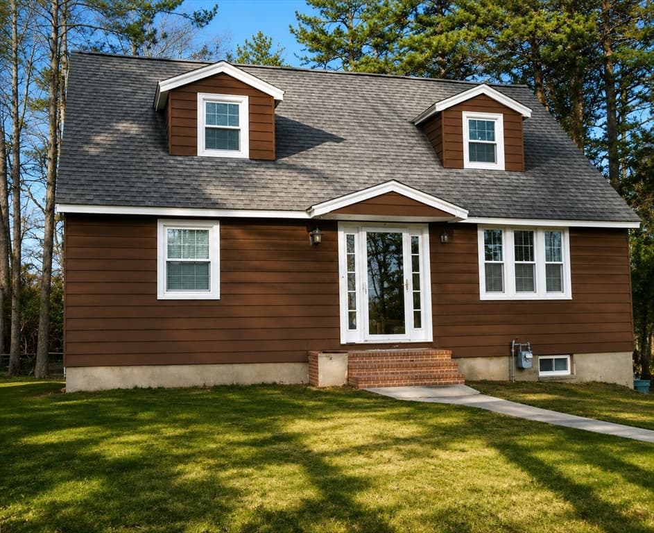 36 Middlesex Road, Tyngsborough MA 01879
