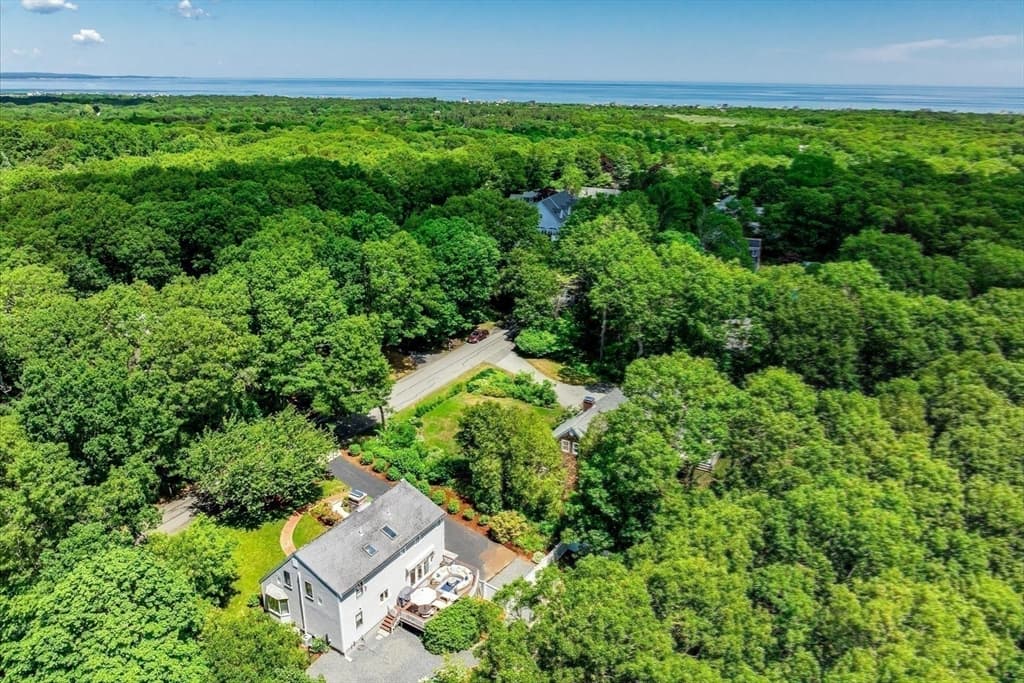 Single Family Residence at 27 Crestview Dr, Sandwich MA 02537, Sandwich, photo 5 of 41