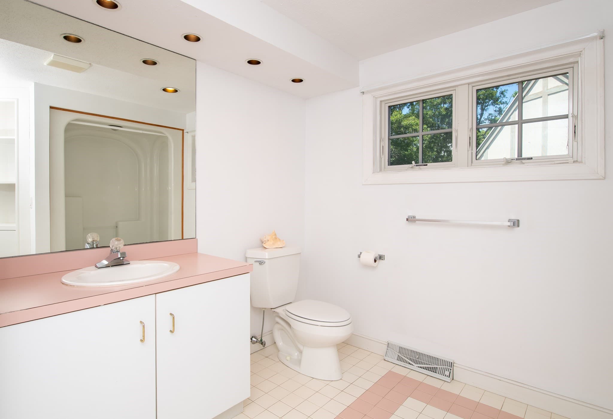 Single Family Residence at 10 Village Green Circle, Mashpee MA 02649, photo 23 of 42