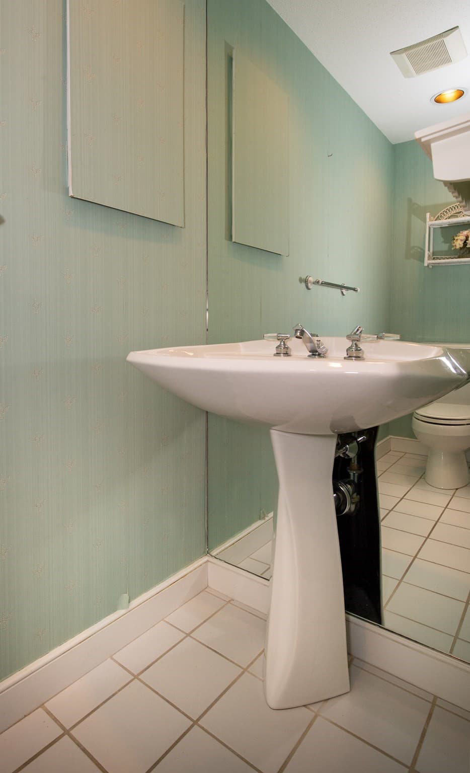 Single Family Residence at 10 Village Green Circle, Mashpee MA 02649, photo 8 of 42