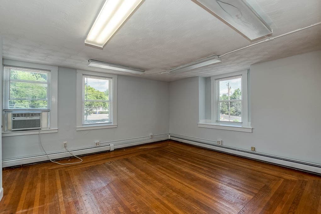 27 Jefferson St, Taunton MA 02780 photo 4