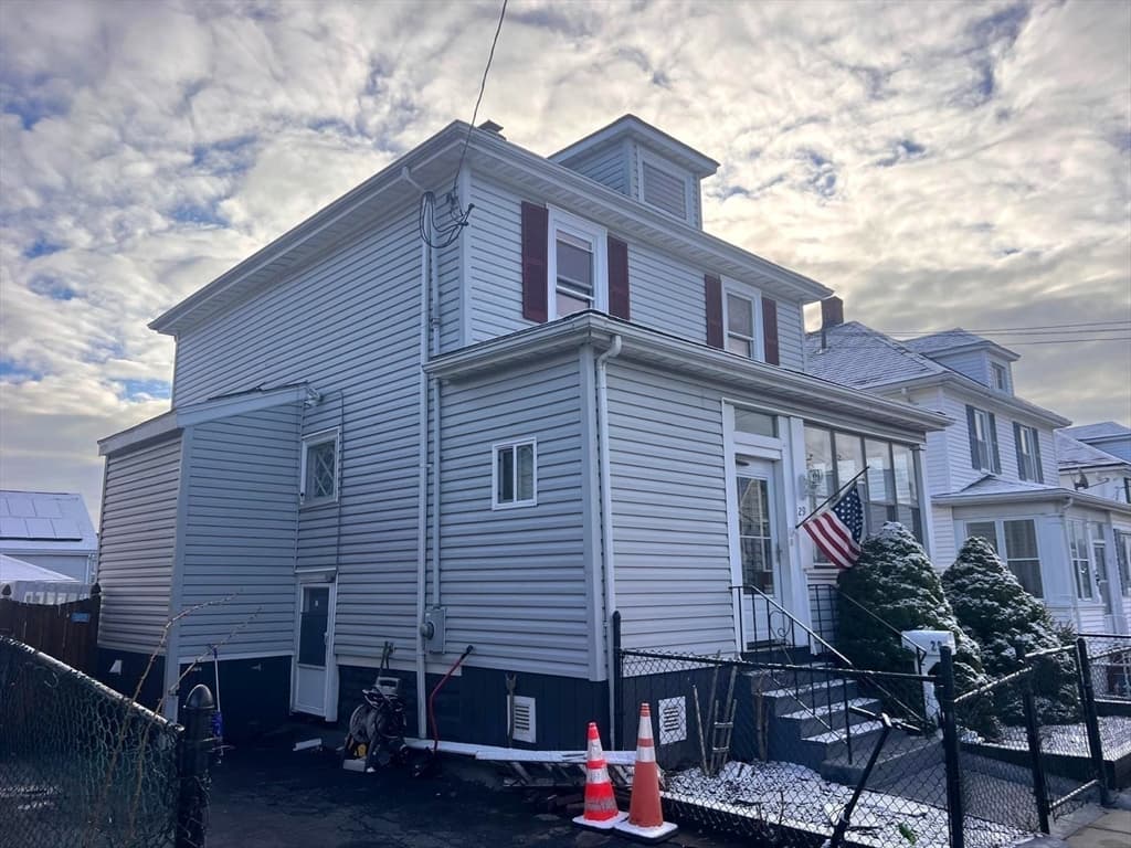 29 Adams Ave, Everett MA 02149 photo 2