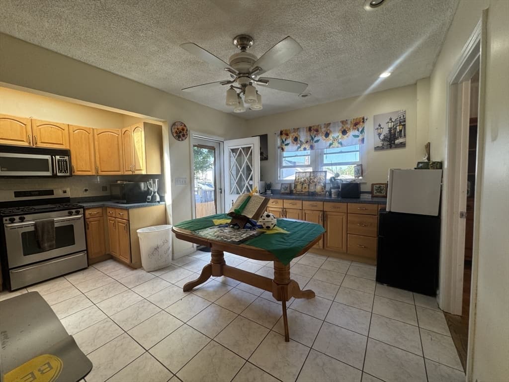 29 Adams Ave, Everett MA 02149 photo 12