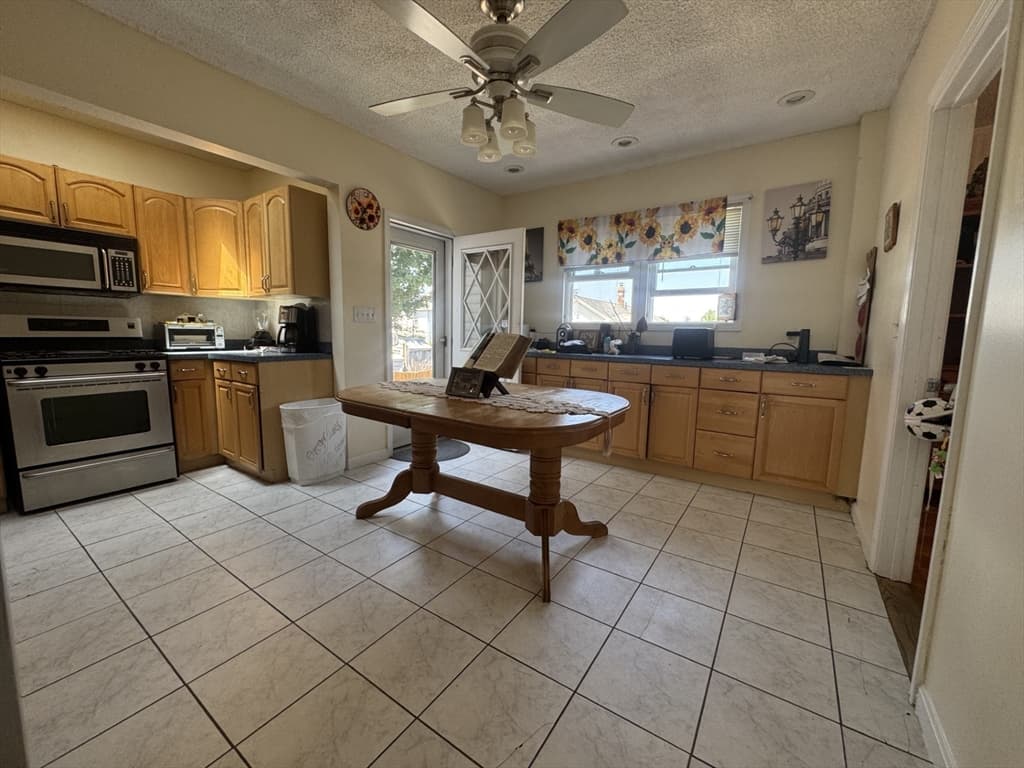 29 Adams Ave, Everett MA 02149 photo 9