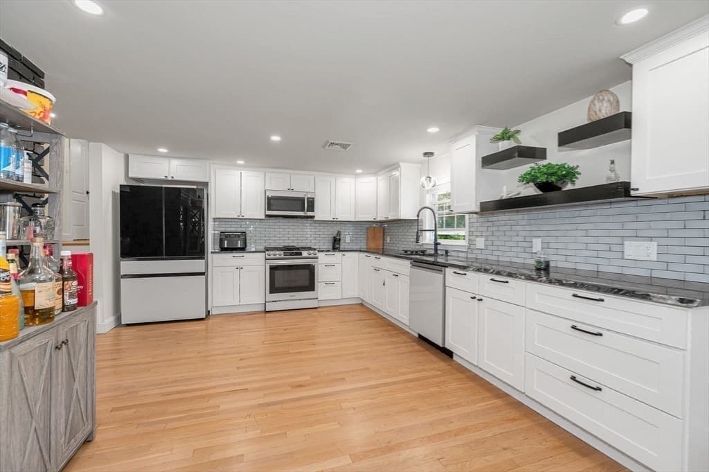 230 North St, Tewksbury MA 01876 photo 24