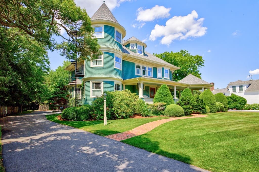 528 Main St # 3, Harwich MA 02646