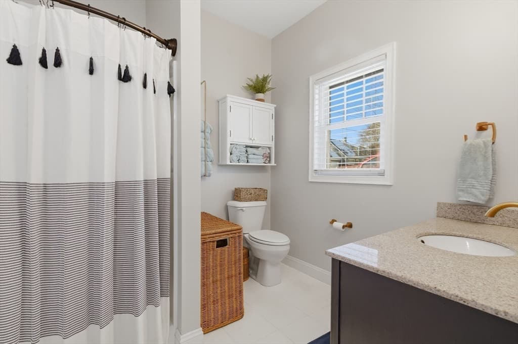 73 Congdon St, Narragansett RI 02882 photo 12