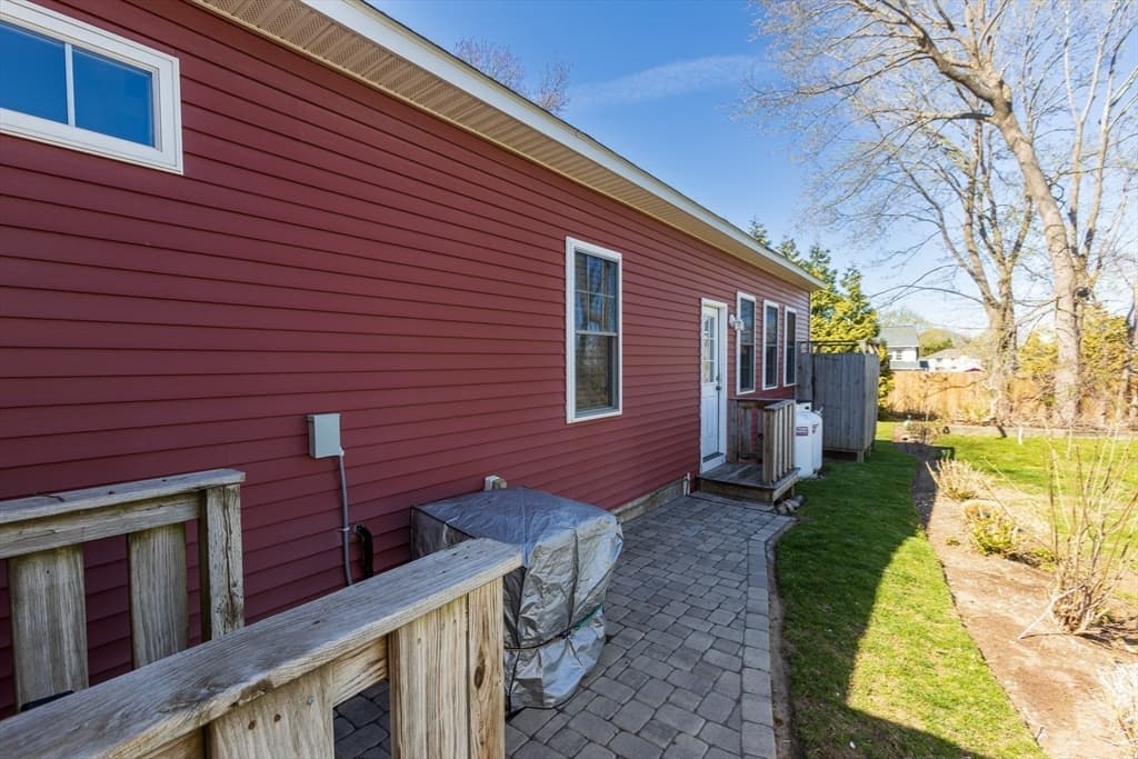 73 Congdon St, Narragansett RI 02882 photo 22