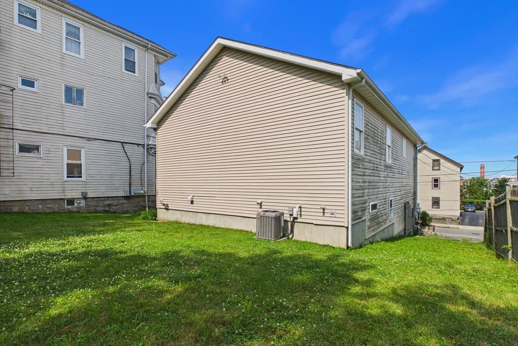 212 Haffards St, Fall River MA 02723 photo 3