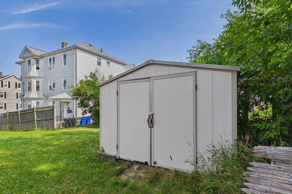 212 Haffards St, Fall River MA 02723 photo 33