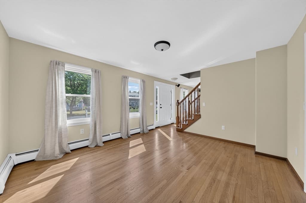 21 Sefton Drive, Bristol RI 02809 photo 6