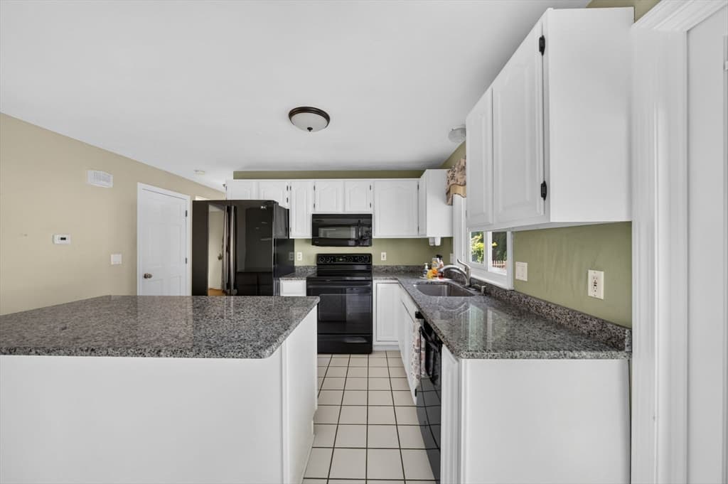 21 Sefton Drive, Bristol RI 02809 photo 12