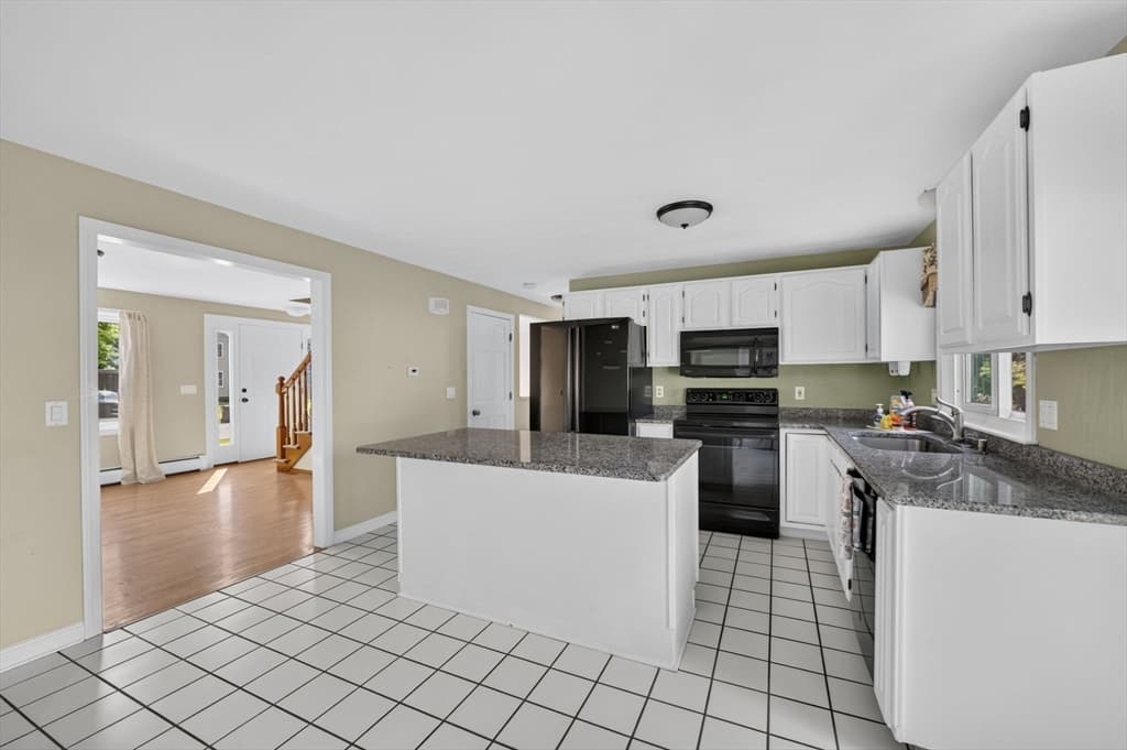 21 Sefton Drive, Bristol RI 02809 photo 10