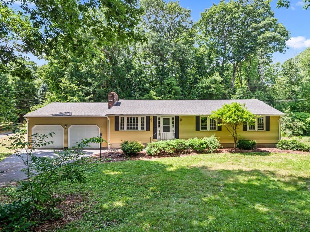 164 Stafford Road, Holland MA 01521