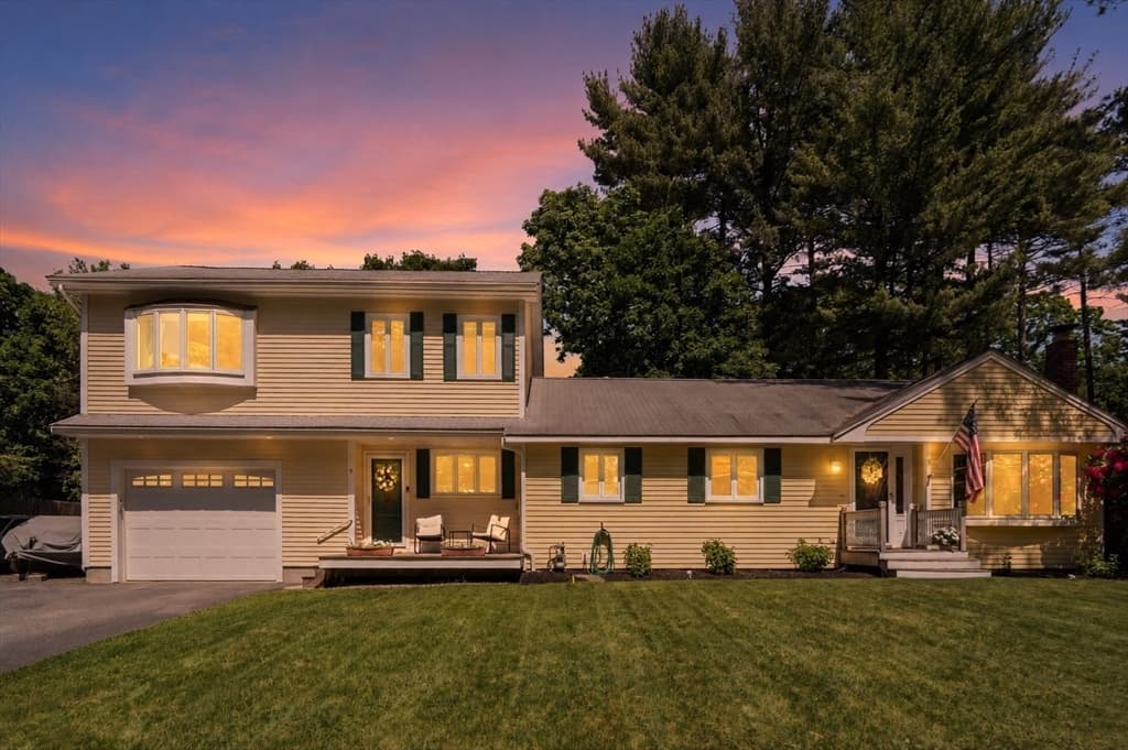 9 Abbot St, Westford MA 01886