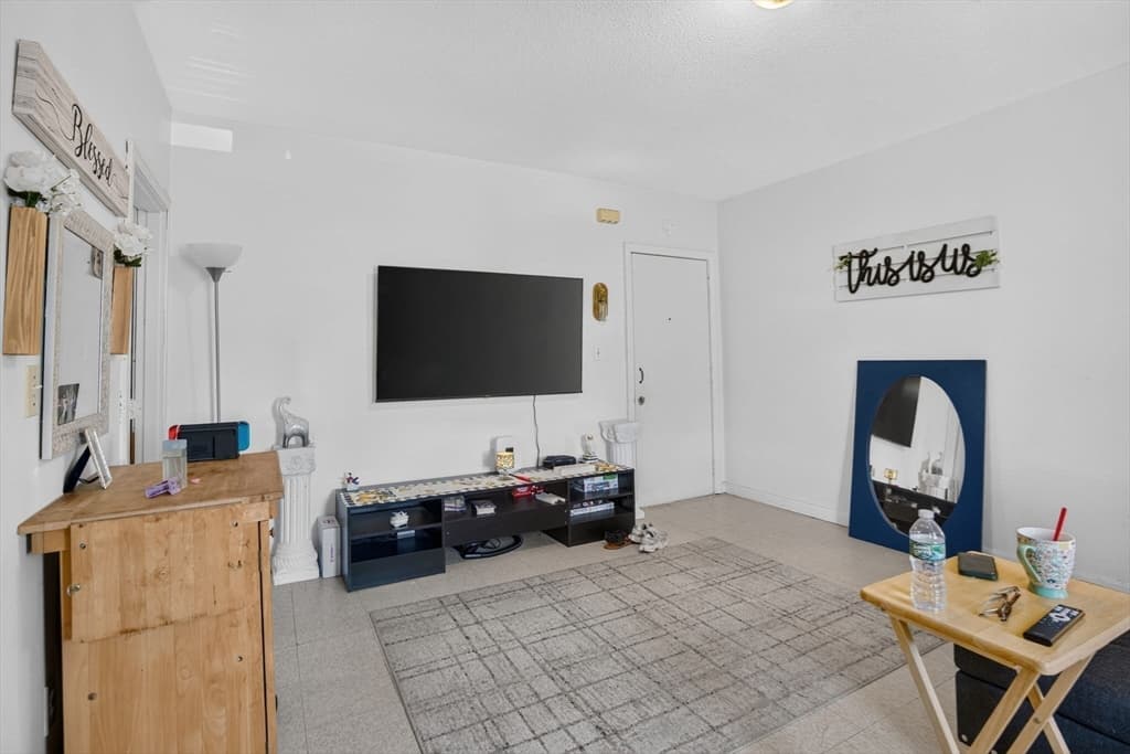 4 Family at 350 S Broadway, Lawrence MA 01843, Lawrence, photo 13 of 35