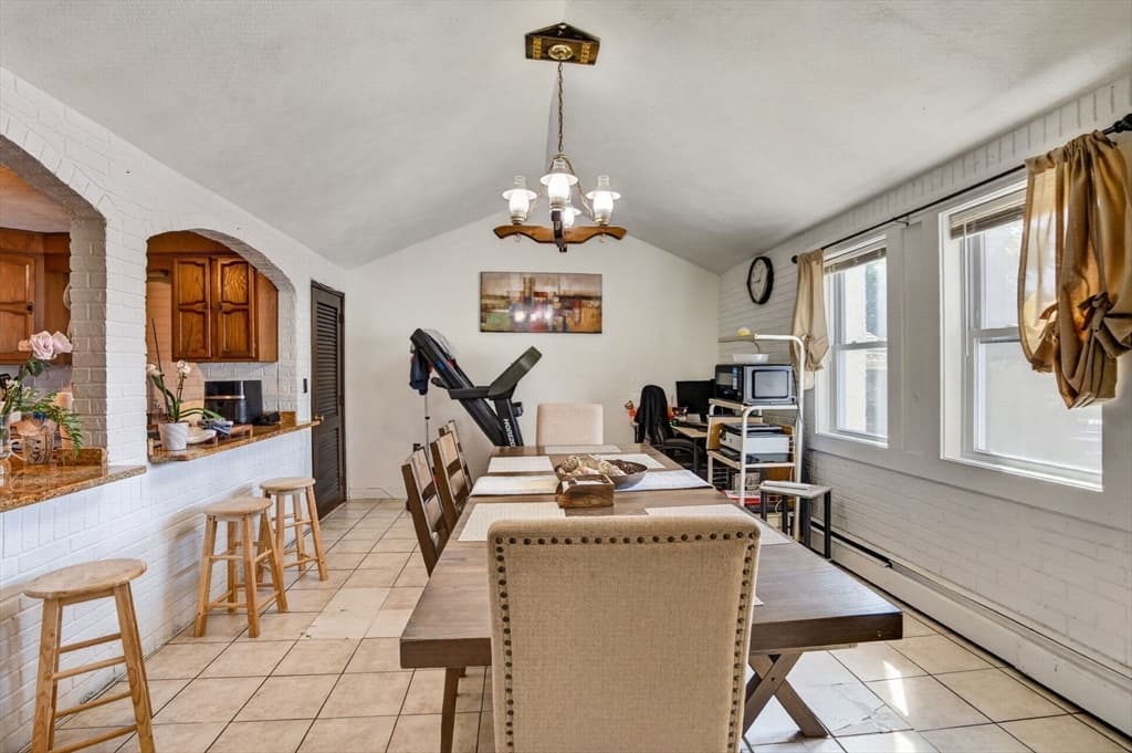 4 Family at 350 S Broadway, Lawrence MA 01843, Lawrence, photo 5 of 35
