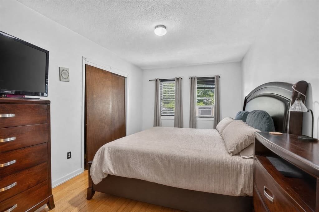 4 Family at 350 S Broadway, Lawrence MA 01843, Lawrence, photo 20 of 35