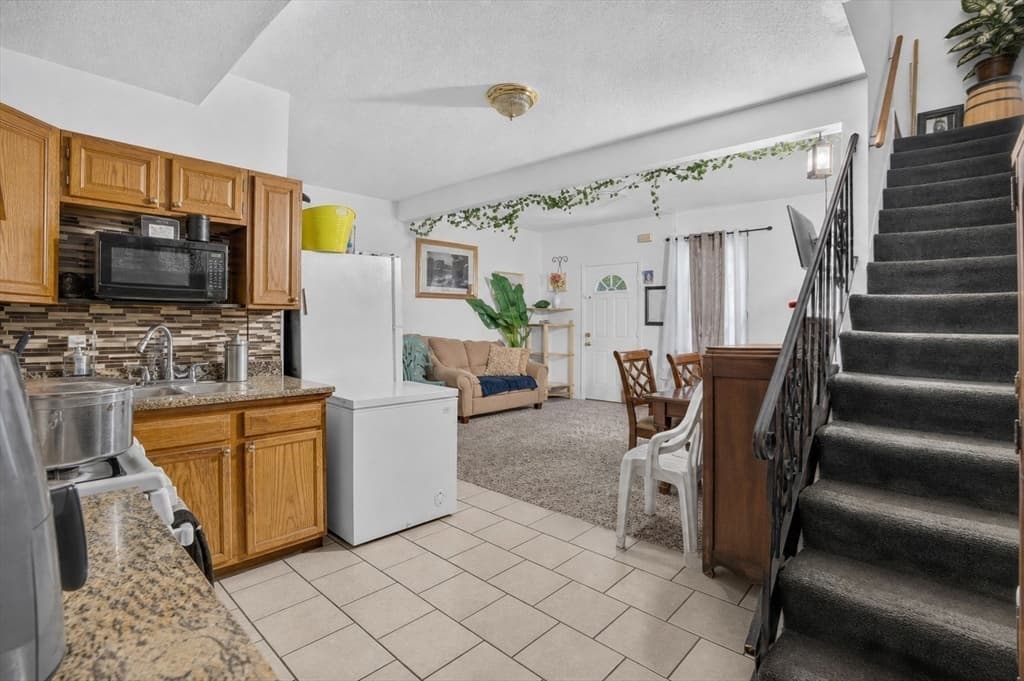 4 Family at 350 S Broadway, Lawrence MA 01843, Lawrence, photo 11 of 35
