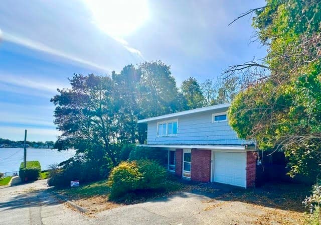 Residential at 17 Mills Terrace, Nahant MA 01908, photo 3 of 18