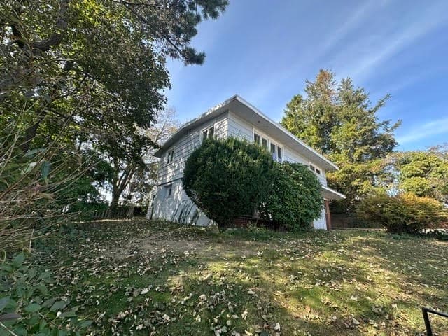 Residential at 17 Mills Terrace, Nahant MA 01908, photo 4 of 18
