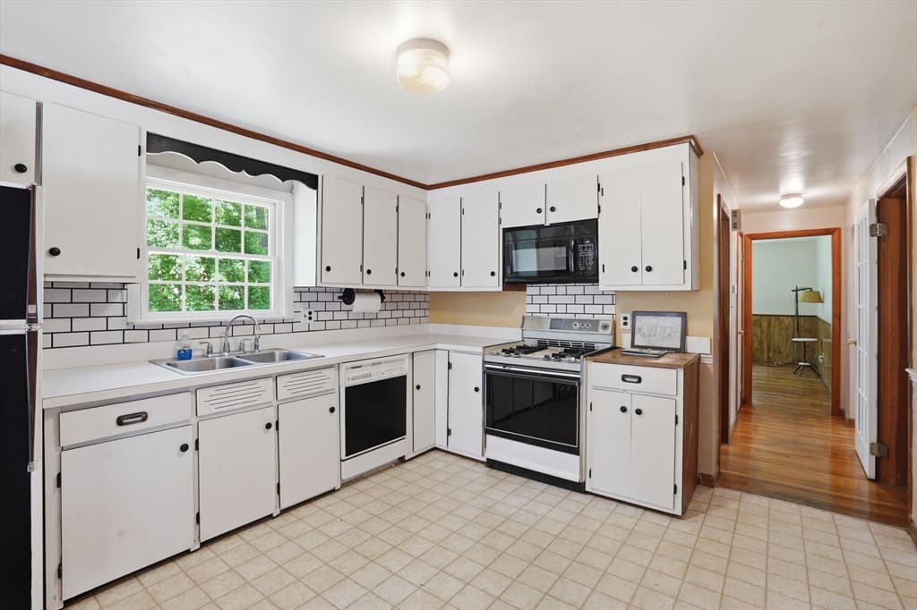33 Cold Spring Rd, Westford MA 01886 photo 8