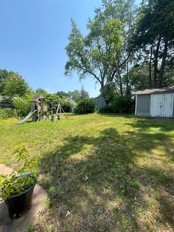 Single Family Residence at 25 Amos Drive, Springfield MA 01118, Springfield, photo 6 of 21