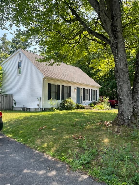 Single Family Residence at 25 Amos Drive, Springfield MA 01118, Springfield, photo 3 of 21
