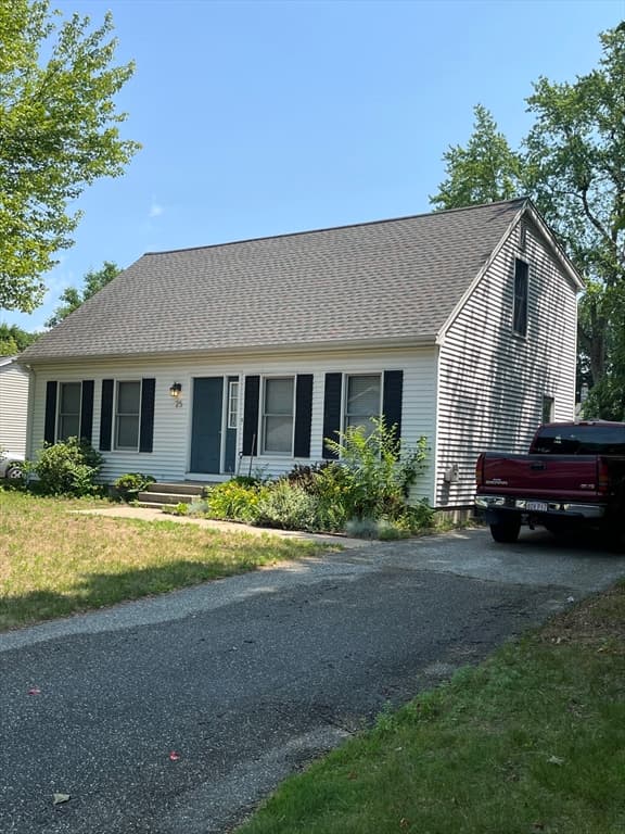 25 Amos Drive, Springfield MA 01118
