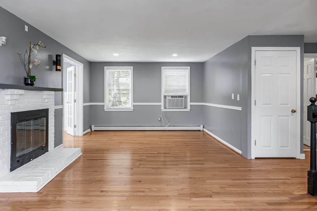 Single Family Residence at 30 Benham St, Haverhill MA 01830, photo 6 of 35