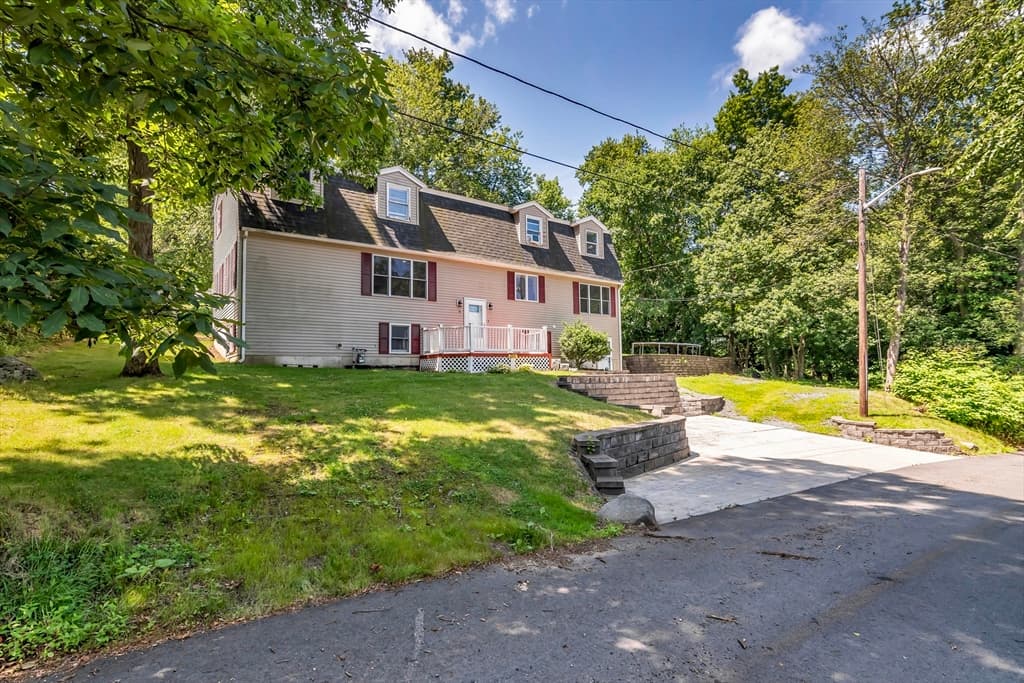 30 Benham St, Haverhill MA 01830