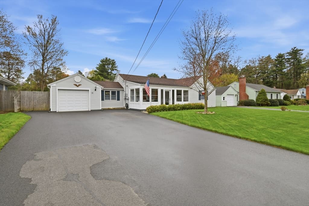 Single Family Residence at 51 Briarcliff St, Springfield MA 01128, Springfield, photo 2 of 42