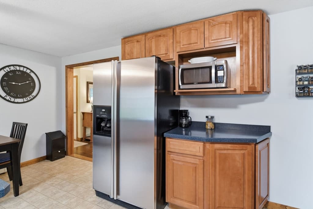 Single Family Residence at 51 Briarcliff St, Springfield MA 01128, Springfield, photo 14 of 42