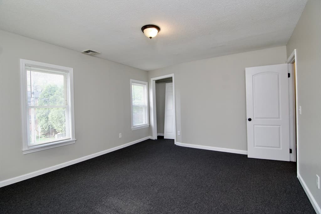 56-58 Grattan St, Chicopee MA 01020 photo 13