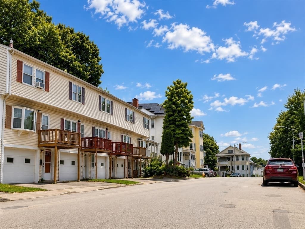 20-8 Rice Ln, Worcester MA 01604