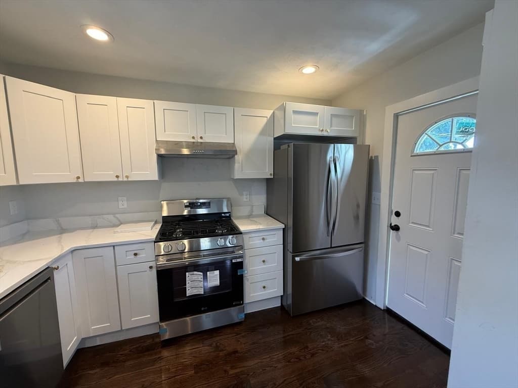 26 Sagamore St, Lynn MA 01902 photo 3