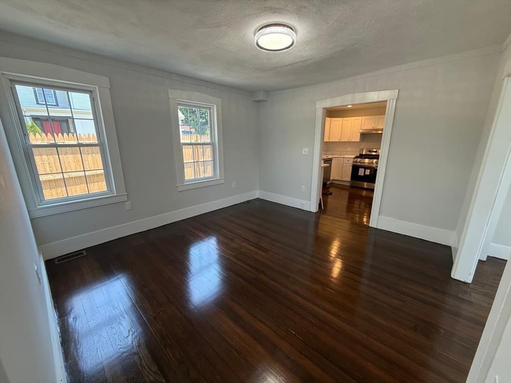 26 Sagamore St, Lynn MA 01902 photo 9