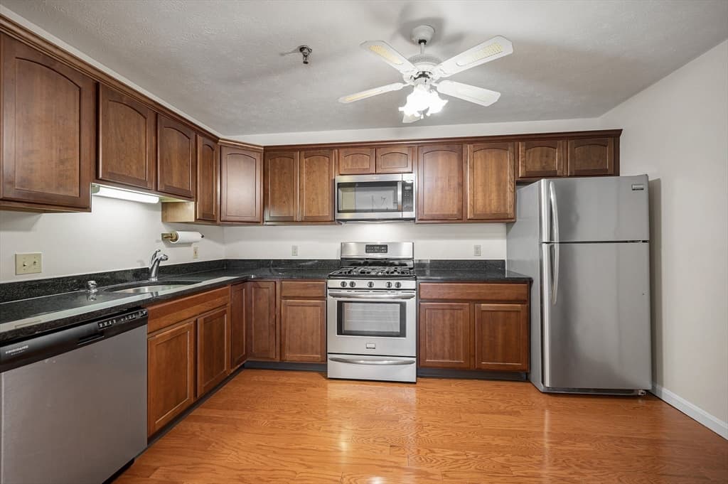 59 Mill St # 301, Dracut MA 01826 photo 3