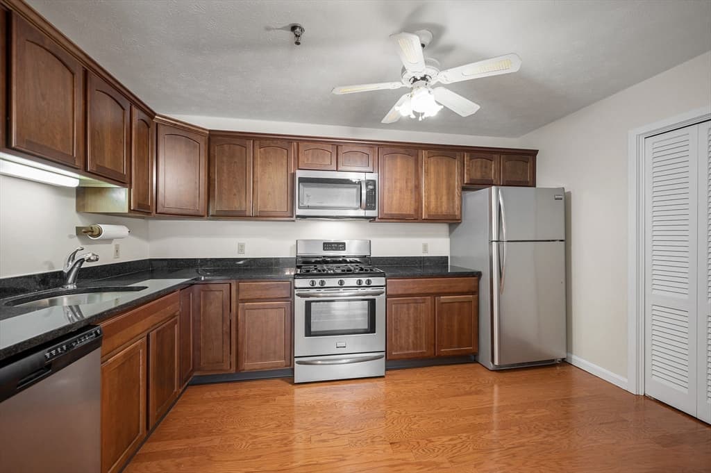 59 Mill St # 301, Dracut MA 01826 photo 4