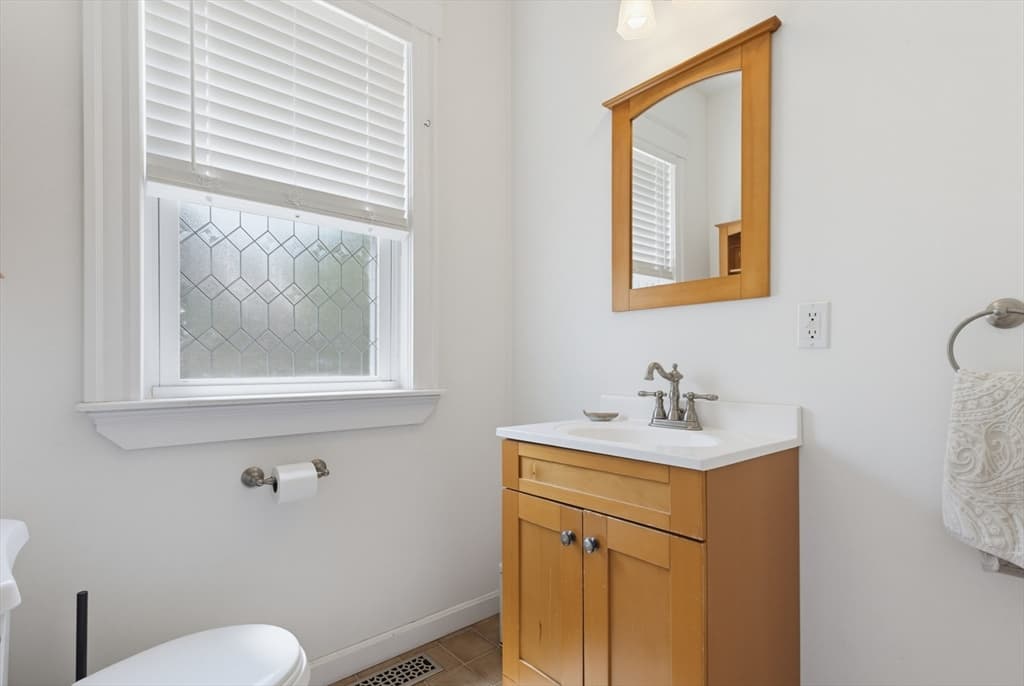 Condominium at 97 Cottage St # 97, Northbridge MA 01588, Northbridge, photo 14 of 42