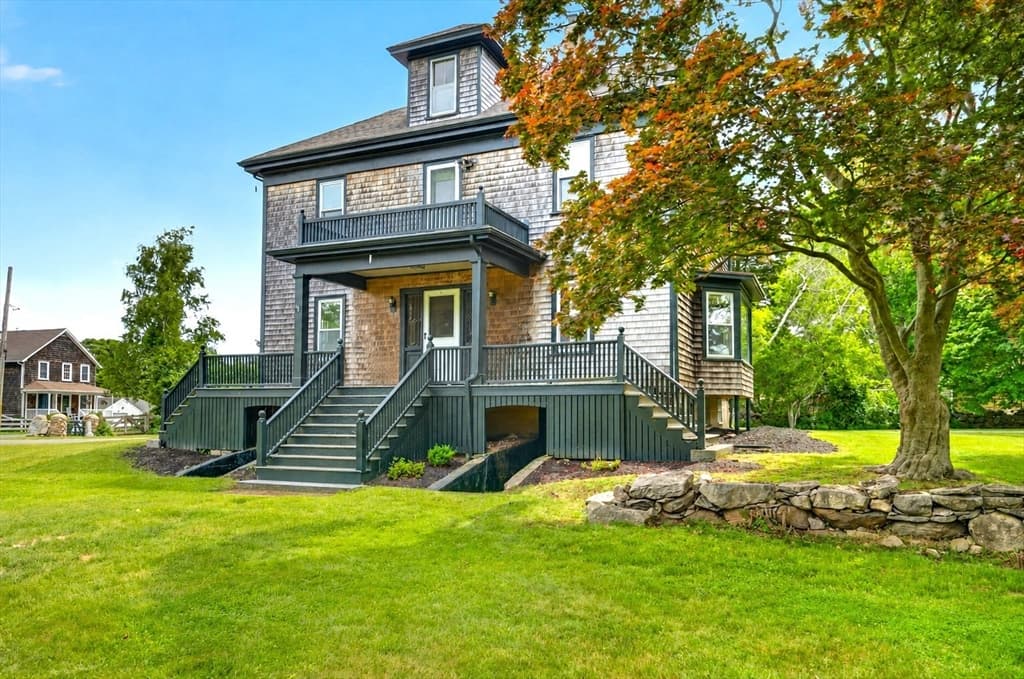 5 North Ln, Dartmouth MA 02748